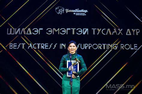 "Шар гэгээ" уран сайхны кино Хангарьд цомын эзэн боллоо