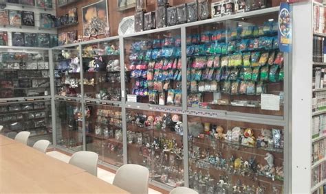 La Tienda Del Mes Ateneo C Mics