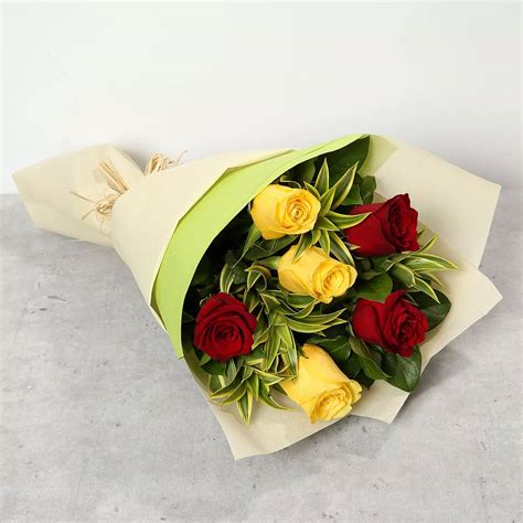 Online Red and Yellow Roses Bouquet Gift Delivery in UAE - Ferns N Petals