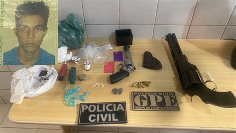 Pol Cia Civil Apreende Armas E Drogas Ap S Troca De Tiros