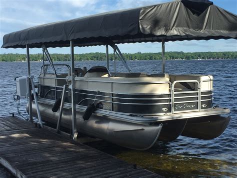 Pontoon Boat Lifts Shallow Water Pontoon Lifts R And J Machine