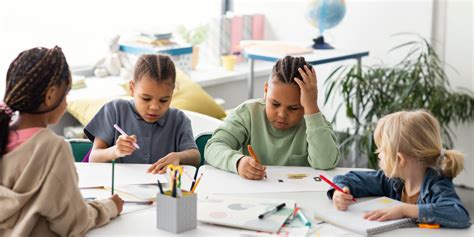 O De Maio Nas Escolas E O Sil Ncio Sobre O Racismo Mundo Negro