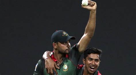 Watch Mashrafe Mortaza Takes One Handed Diving Catch To Dismiss Shoaib