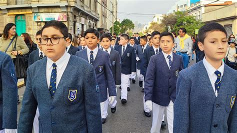 Brillante Desfile En Honor A Las Glorias Navales Salesiano Valpara So