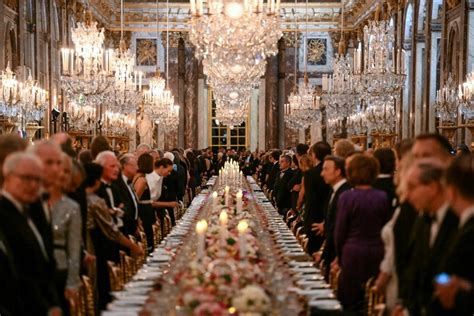 Una Cena Digna De Reyes A Us Por Cabeza Recrean En Un Restaurante