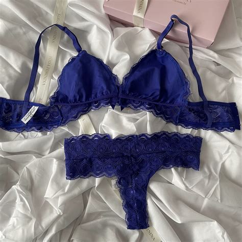 Conjunto De Lingerie Em Renda Suti Sem Bojo Sem Aro E Calcinha Fio