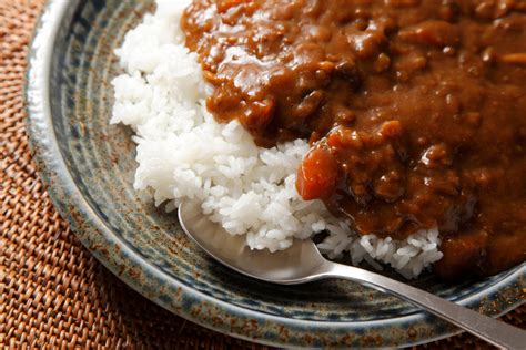 カレーライスを食べるとき「混ぜるor混ぜない」どっち？混ぜるのは邪道か、むしろカレーの醍醐味か Kufura（クフラ）小学館公式