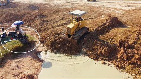 Fantastic Komatsu Bulldozer Push The Ground Update Landfill With Dump