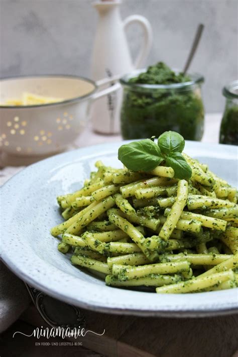 Feldsalat Pesto Und Erdnuss Pesto Ninamanie