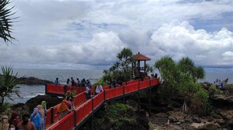 Pesona Pantai Menganti Tempat Wisata Di Kebumen Yang Dijuluki Selandia