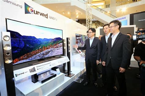 Samsung Unveiled Worlds First Curved Ultra High Definition Uhd Tv