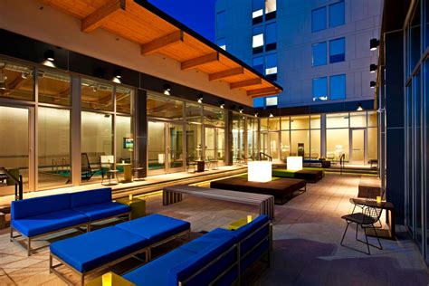 Ashburn, VA, Hotels with Gym and Bar | Aloft Dulles Airport North