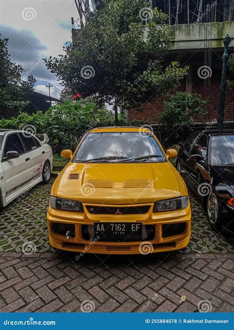 Modified Mitsubishi Lancer GTi with Mitsubishi Evolution III Bodykit in ...