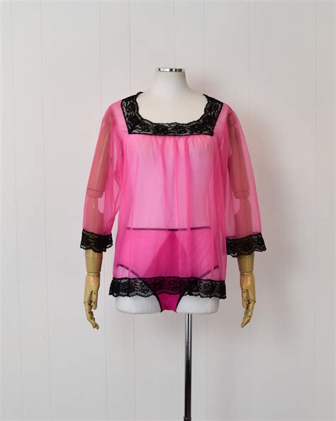 1960s 1970s Hot Pink Black Lace Blouse And Panties Two Piece Boudoir