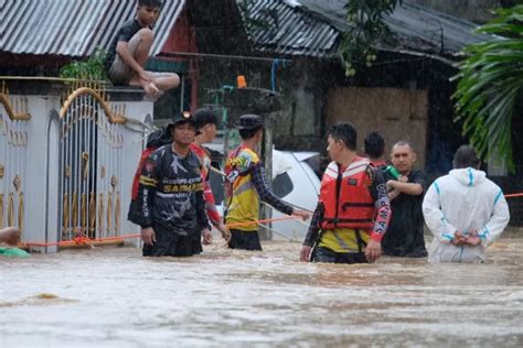 BNPB Kucurkan Dana Siap Pakai Untuk Korban Banjir Dan Tanah Longsor Di