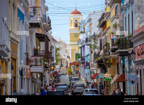 Narrow Road Casa Alcald A De San Juan Old San Juan Puerto Rico Stock