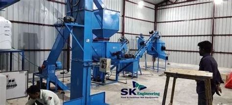 Semi Automatic Poultry And Cattle Pellet Feed Making Machine For