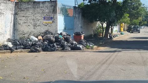 Lixo se acumula nas ruas de São José dos Campos vale360news YouTube