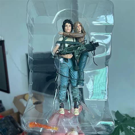 Neca Alien 2 Ripley Newt Figure Lt Ellen Giger Xenomorph Facehugger