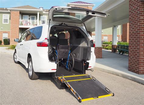 Toyota Sienna Wheelchair Minivan With Removable Ramp