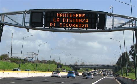 Calabria Il Primo Esodo D Agosto Bollino Nero Sulle Strade Calabresi