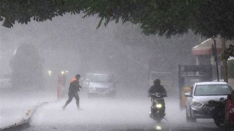 Imd Issues Orange Alert For Heavy Rainfall Thunderstorm In These