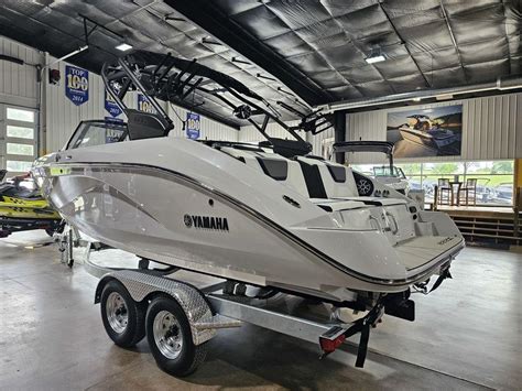 New 2023 Yamaha Boats 222XD 64640 Gallatin Boat Trader