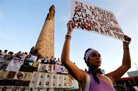 Las Mujeres Se Movilizan En El Mundo En Defensa De Sus Derechos