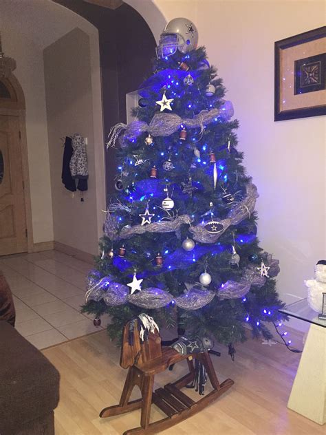 Dallas Cowboys themed Christmas tree | Dallas cowboys christmas, Cowboy ...