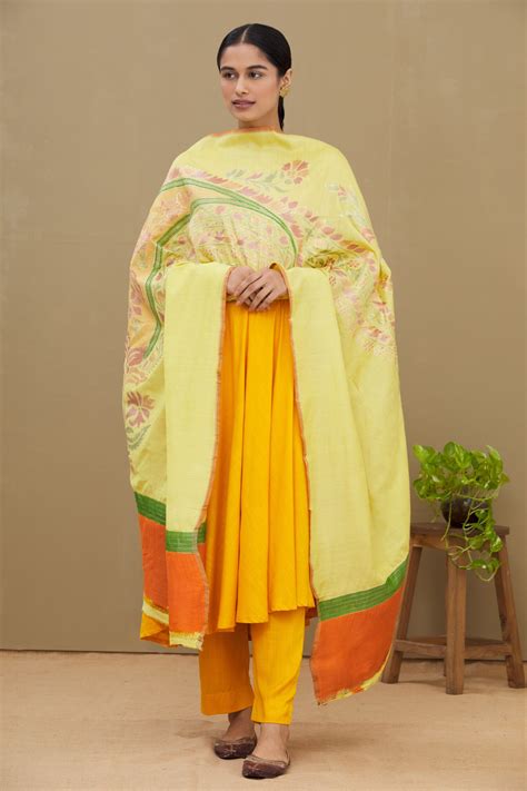 Buy Samyukta Singhania Yellow Handloom Banarasi Silk Dupatta Online