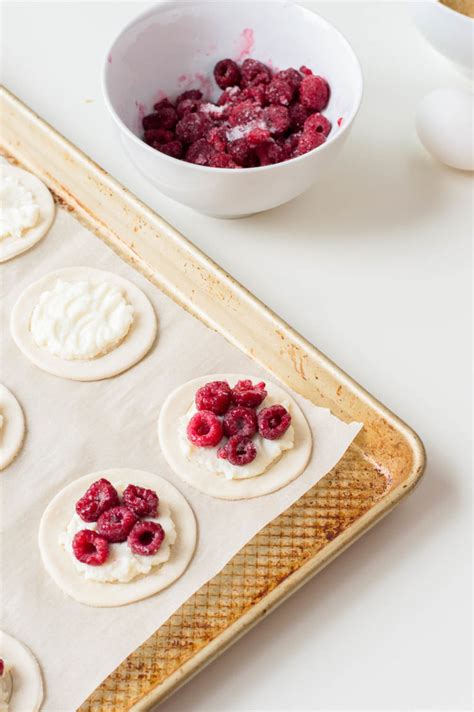 Easy Light Flaky Raspberry Puff Pastry Tart Recipe