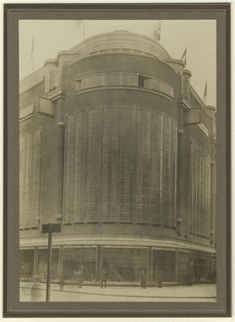 Foto S Van Vroeger De Bijenkorf Is Vandaag Jaar Oud Indebuurt