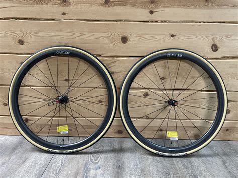 ROUES CARBONE DT SWISS PRC 1400 SPLINE 35 Monvelo