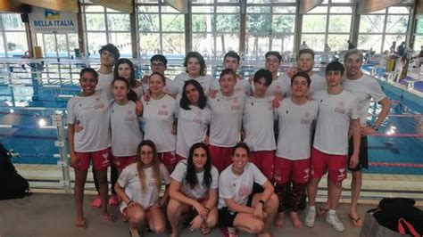 Nuoto Pinnato Il Cus Bologna Fa Il Pieno Di Medaglie Ai Campionati