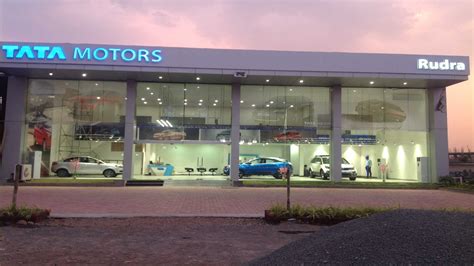 Tata Motors Shares Hit New 52 Week High After Q1 Earnings Beat Estimates Should You Buy Or Sell