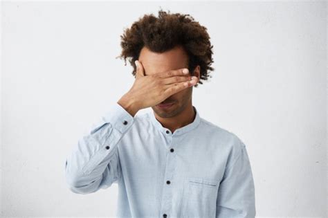 How to Overcome Shyness at Parties and at Work | Reader's Digest