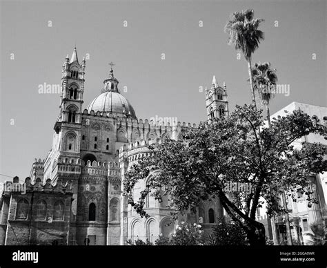 Chiesa Cattedrale Hi Res Stock Photography And Images Alamy