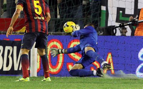 Víctor Valdés, 84% save percentage