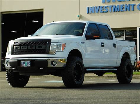 2014 Ford F-150 XLT Super Crew 4X4 / 5.0L V8/ LIFTED LIFTED