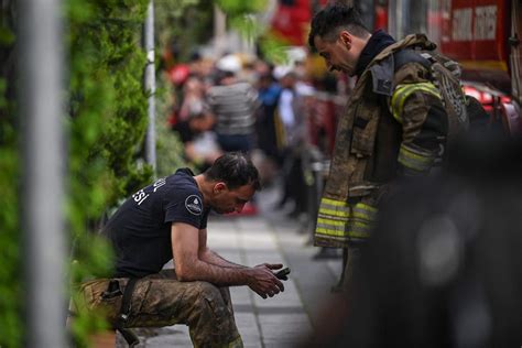 Al Menos Muertos En Un Incendio En Una Discoteca De Estambul