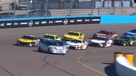 NASCAR Pace Car Crashes At Phoenix Raceway - Backfire News