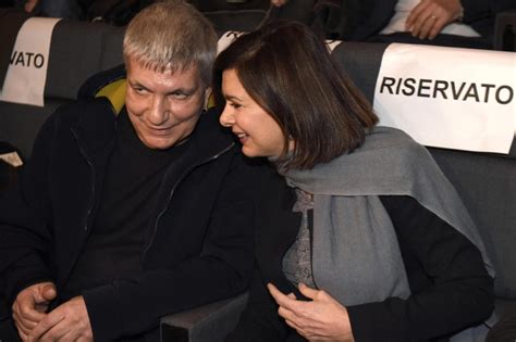 Vendola Al Congresso Di Sinistra Italiana Con Il Figlio La Repubblica