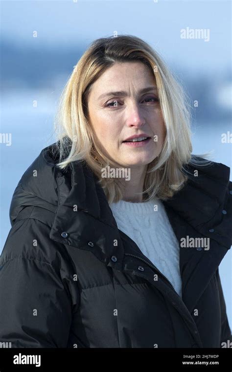 Julie Gayet Miembro Del Jurado Que Asiste Al Jury Photocall Como Parte