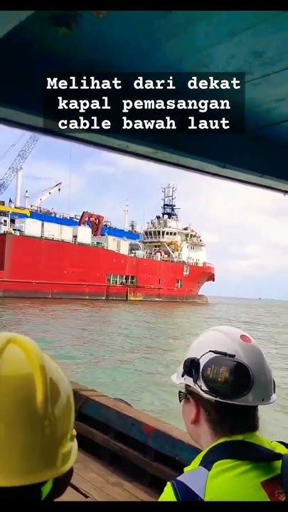 Ini Lah Bentuk Kapal Yang Beroperasi Untuk Pemasangan Cable Di Bawah