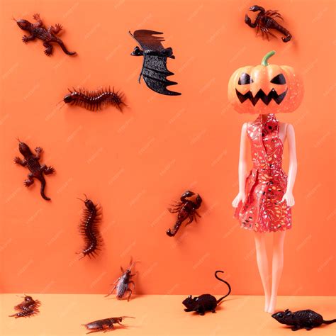 Free Photo Close Up Spooky Halloween Toys With Bats