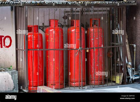 Red Gas Cylinders Hi Res Stock Photography And Images Alamy