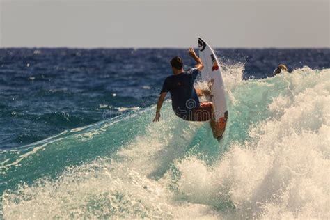 Surfing Quiksilver & Roxy Pro World Title Event. Editorial Image - Image of break, blue: 92427195