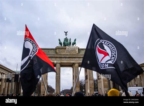 Fahnen Der Antifaschistische Aktion Antifa Bei Einer Demonstration