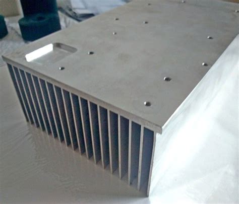 6061 T6 Rectangular Aluminum Heat Sink Extrusion For Cnc Equipment Use