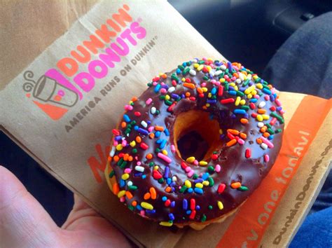 9 Classic Go To Orders When Youre At Dunkin Donuts